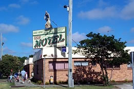Jackie Howe Motel - Accommodation Daintree 0