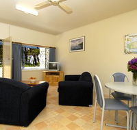 Island Coastal Units - Accommodation Daintree