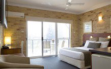 Yamba Beach Motel - Yamba - Accommodation Daintree 1