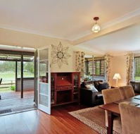 Woollamia Farm Cottage Accommodation - Accommodation Daintree