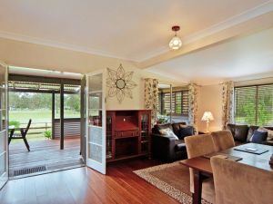 Woollamia Farm Cottage Accommodation - Accommodation Daintree 0