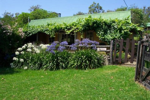 Fairview Farm Cottages - Accommodation Daintree 5