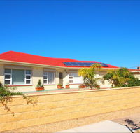 Christies Cottage for holidays and relocations. - Accommodation Daintree