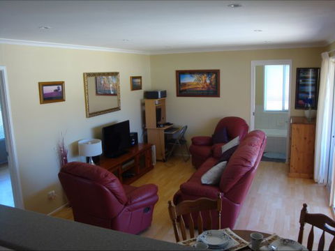 Christies Cottage For Holidays And Relocations. - Accommodation Daintree 24