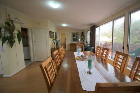 Christies Cottage For Holidays And Relocations. - Accommodation Daintree 10