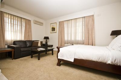 Quality Inn Country Plaza Queanbeyan - Accommodation Daintree 2