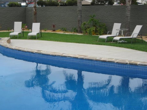 Adelaide Road Motor Lodge - Accommodation Daintree 2