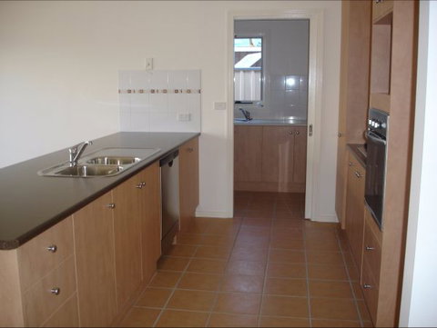 Shamore Apartments - Eleventh Street - Accommodation Daintree 2