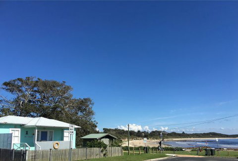 Aurora Beachfront Cottage - Accommodation Daintree 6