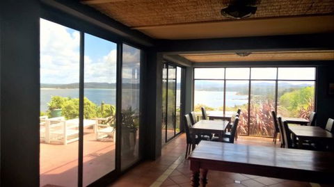 Crown And Anchor Inn - Accommodation Daintree 5