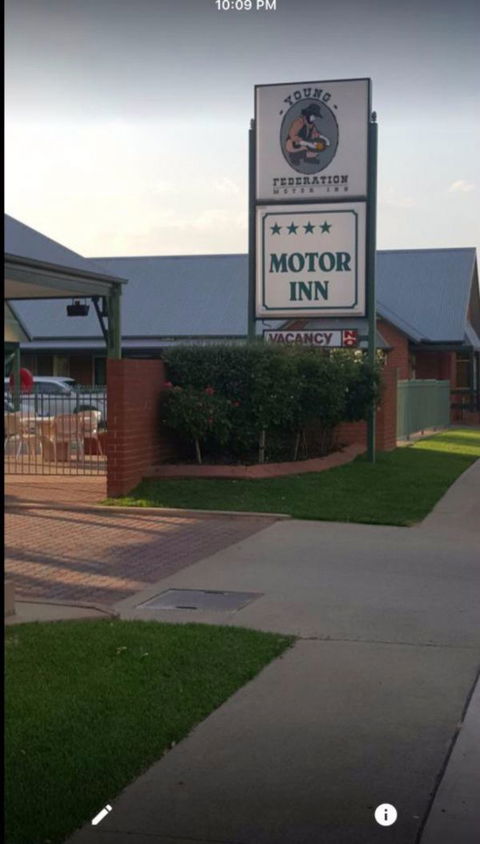 Federation Motor Inn Young - Accommodation Daintree 0