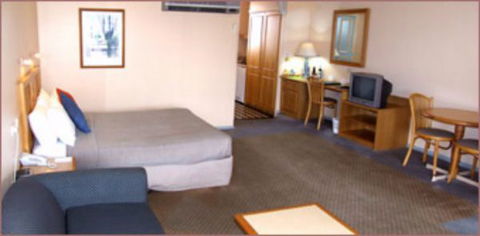 Federation Motor Inn Young - Accommodation Daintree 1