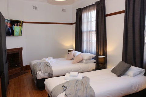 Guildford Hotel - Accommodation Daintree 1
