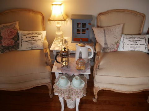 La Perrie Chalet Bed And Breakfast - Accommodation Daintree 2