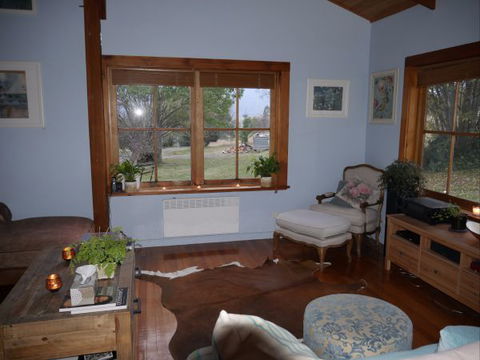 La Perrie Chalet Bed And Breakfast - Accommodation Daintree 5