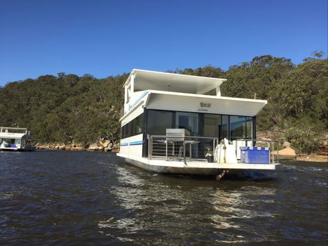 Luxury Afloat Hawkesbury River And Brooklyn - Accommodation Daintree 4