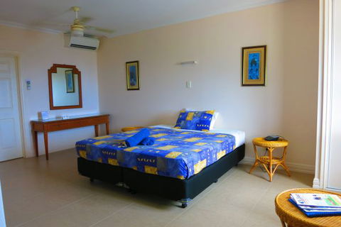 VQ3 Lodge - Accommodation Daintree 2