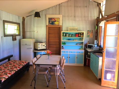 Fig Tree Retro Studio - Accommodation Daintree 6