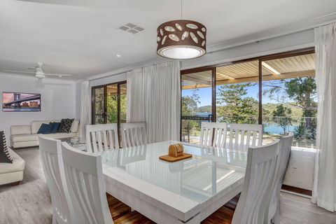 The Waterfront  Jervis Bay - Accommodation Daintree 0