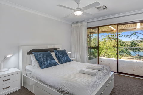 The Waterfront  Jervis Bay - Accommodation Daintree 2
