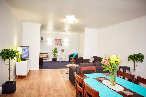 Wattle Grove Motel And Villa - Accommodation Daintree 6