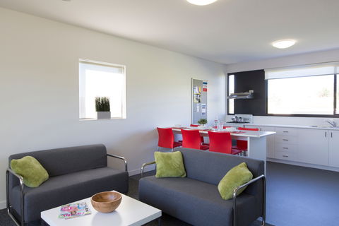 Western Sydney University Village Campbelltown - Accommodation Daintree 2