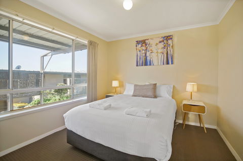 Eagle Heights Holiday Units - Scenic Unit - Accommodation Daintree 1