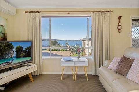 Eagle Heights Holiday Units - Scenic Unit - Accommodation Daintree 4