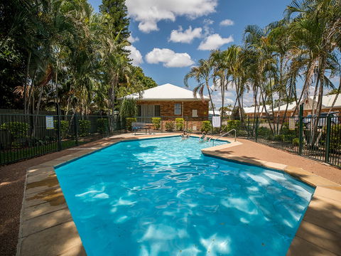 Emerald Maraboon Motor Inn - Accommodation Daintree 2