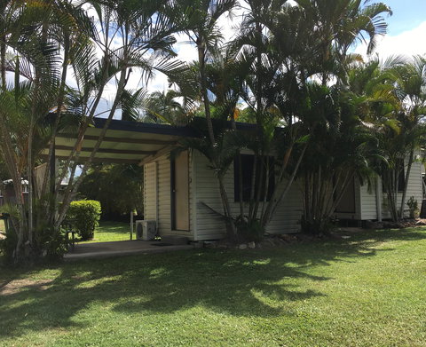 Sarina Palms Caravan Village - Accommodation Daintree 8