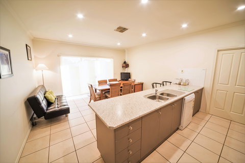 Shamore Apartments - Eleventh Street Mildura - Accommodation Daintree 8