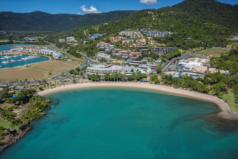 Airlie Beach Hotel - Accommodation Daintree 0