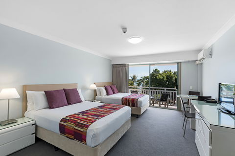 Airlie Beach Hotel - Accommodation Daintree 2