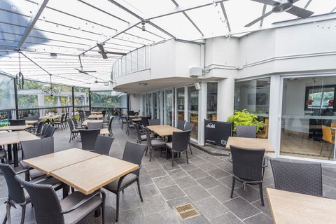 Alpha Sovereign Hotel - Accommodation Daintree 2