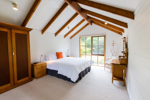 Braeside Mount Macedon Country Retreat - Accommodation Daintree 1