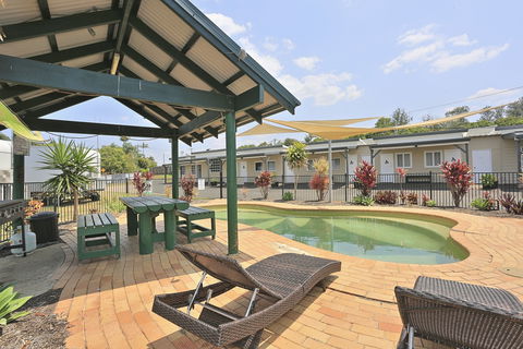 Ned Kelly's Motel - Accommodation Daintree 0