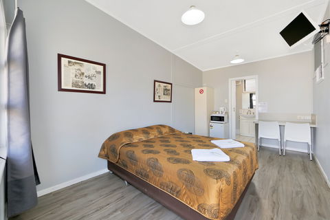 Ned Kelly's Motel - Accommodation Daintree 1