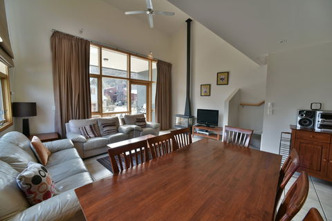 Tomarlin Views 1 - Accommodation Daintree 2