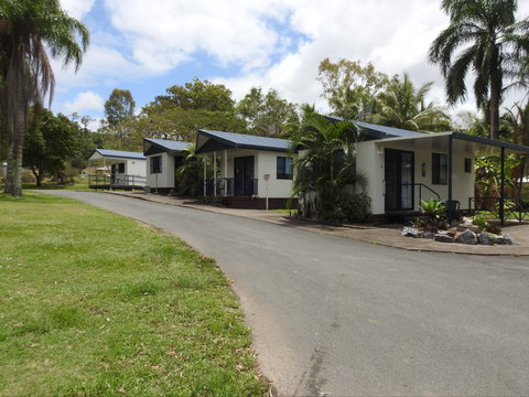 Tropicana Caravan Park Sarina - Accommodation Daintree 0