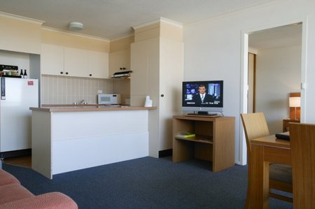 Metro Hotel & Apartments Gladstone - Accommodation Daintree 2