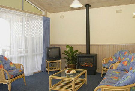 Berrara Beach Holiday Chalets - Accommodation Daintree 1