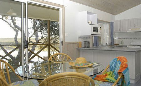 Berrara Beach Holiday Chalets - Accommodation Daintree 4