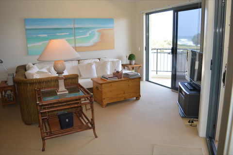 Breakers 1 / 5 At Yamba - Accommodation Daintree 0