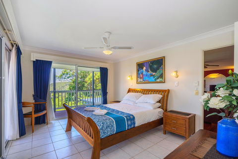 Cloud 9 Cliff Top Eagle Heights - Accommodation Daintree 2