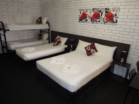 Jackaroo Apartments - Motel - Accommodation Daintree 2