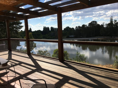 The Lakehouse Beechworth - Accommodation Daintree 0