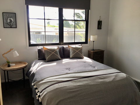 The Lakehouse Beechworth - Accommodation Daintree 1