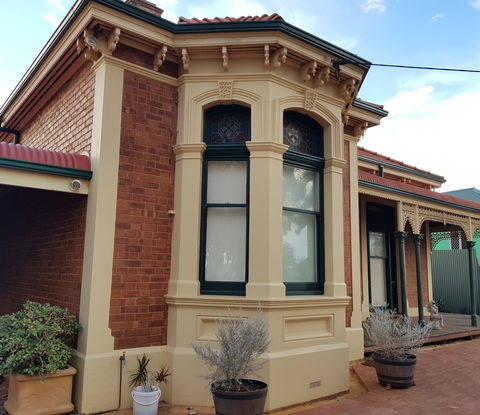 Allora House Kalgoorlie - Accommodation Daintree 0