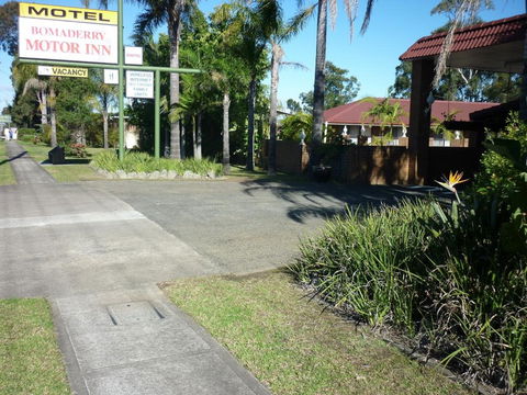 Bomaderry Motor Inn - Accommodation Daintree 0