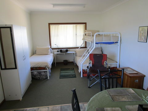 Caddy Shack Dunedoo - Accommodation Daintree 2